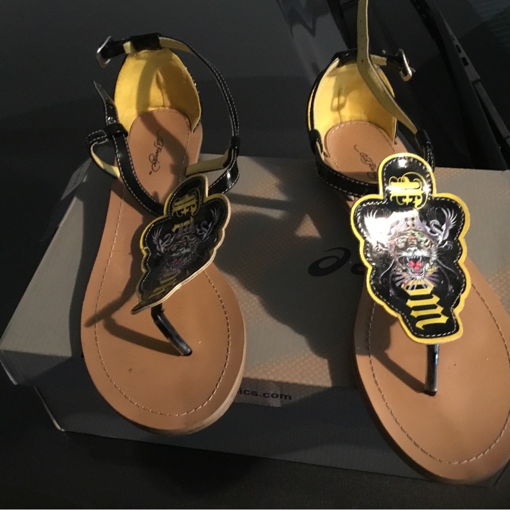 Vintage Ed Hardy Women’s Honolulu Graphic Print Sandals - Size 10